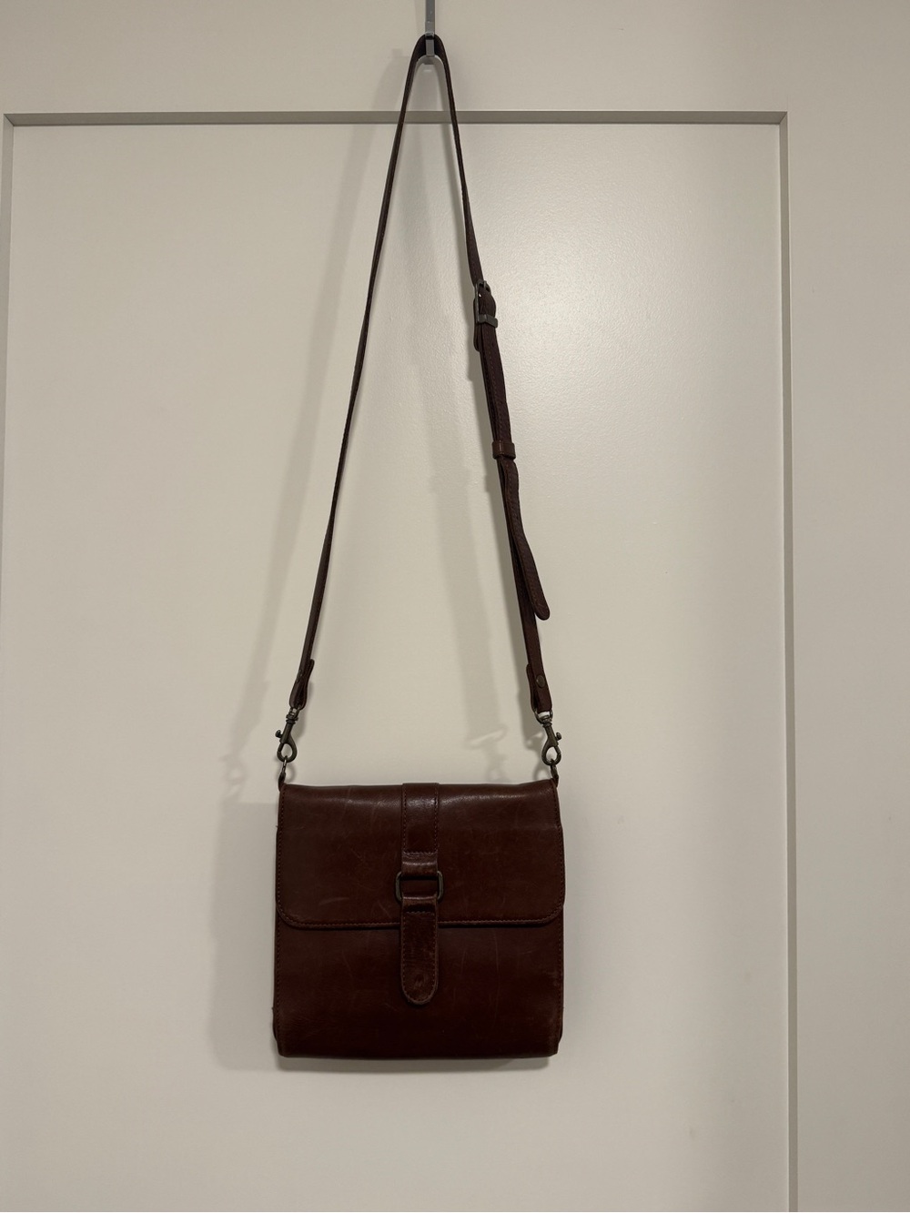 Vintage Signed Original Eddie Bauer Brown Leather Crossbody Bag